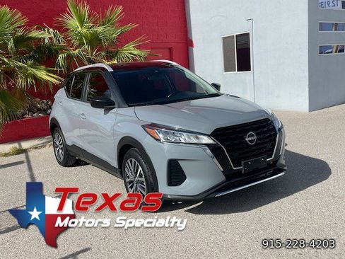 Used 2023 Nissan Kicks SV FWD image 1