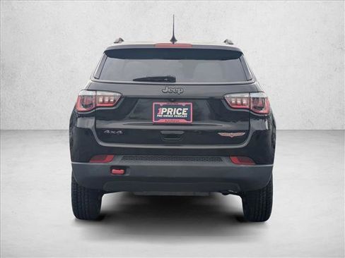Used 2017 Jeep Compass Trailhawk w/ Leather Interior Group AWD/4WD image 7