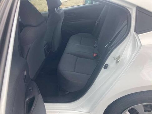 Used 2022 Toyota Corolla LE FWD image 18
