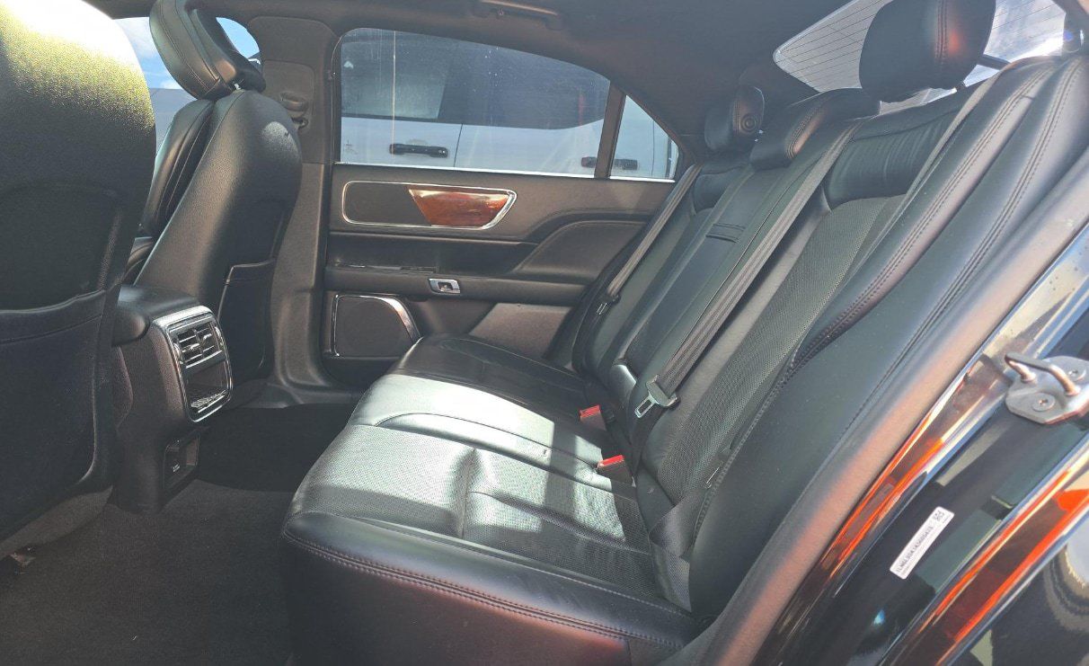 Used 2019 Lincoln Continental Select FWD image 10