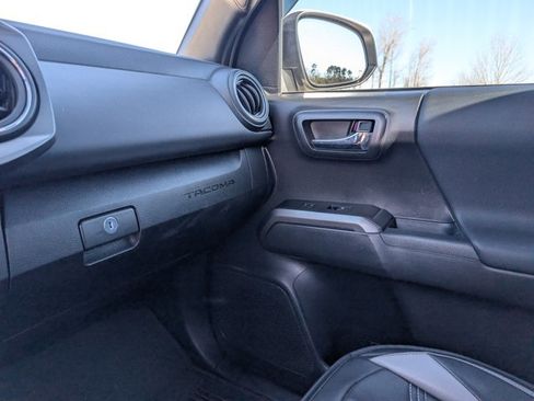 Used 2023 Toyota Tacoma TRD Sport image 29