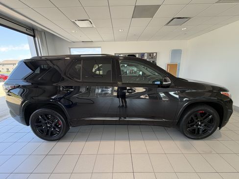 Used 2021 Chevrolet Traverse Premier w/ Redline Edition AWD/4WD image 6