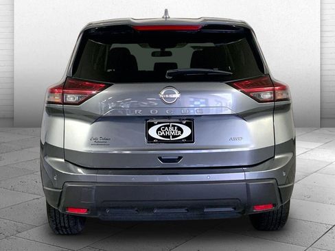 Used 2025 Nissan Rogue SV AWD/4WD image 3