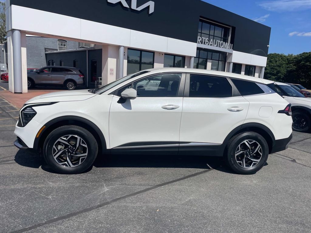 Used 2025 Kia Sportage LX AWD/4WD image 2