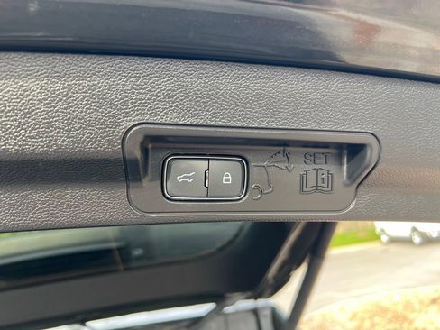 Used 2023 Ford Explorer XLT w/ Equipment Group 202A AWD/4WD image 25