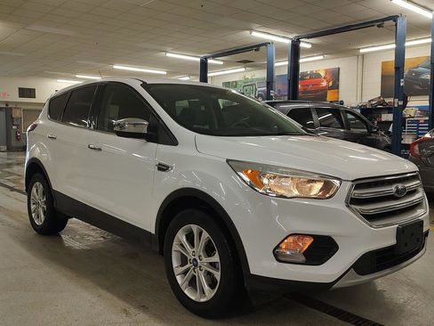 Used 2019 Ford Escape SE image 4