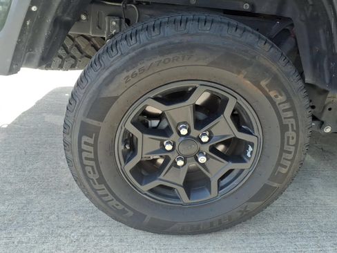 Used 2022 Jeep Gladiator Sport AWD/4WD image 8