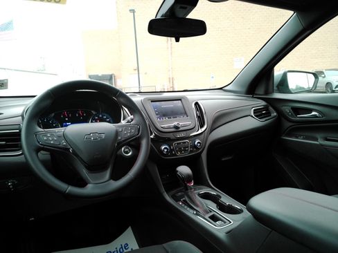 Used 2023 Chevrolet Equinox RS AWD/4WD image 9