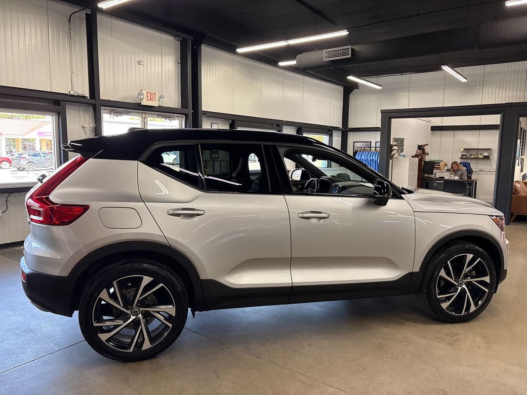 Used 2019 Volvo XC40 T5 R-Design AWD/4WD image 13