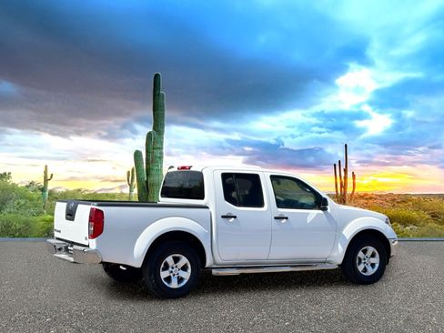 Used 2009 Nissan Frontier SE w/ SE Value Truck Pkg RWD image 5