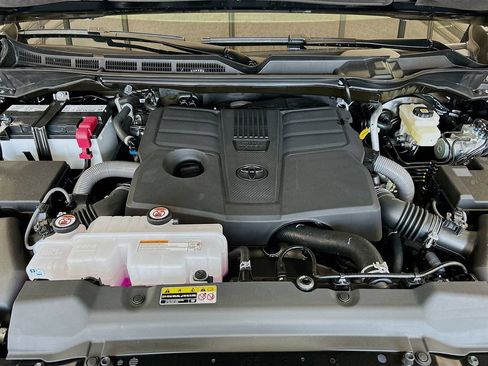 New 2026 Toyota Tundra Limited AWD/4WD image 8