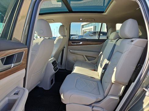 New 2026 Volkswagen Atlas SE image 10