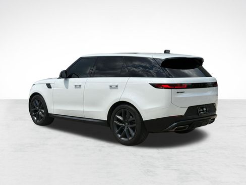 Used 2024 Land Rover Range Rover Sport SE AWD/4WD image 3