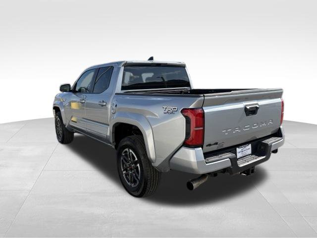 Used 2025 Toyota Tacoma TRD Sport AWD/4WD image 11