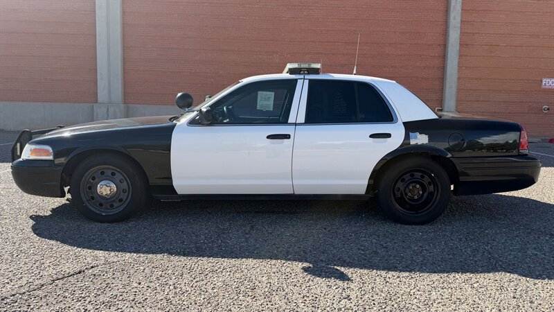Used 2010 Ford Crown Victoria Police Interceptor RWD image 5