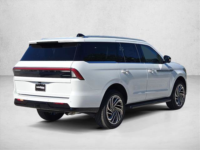 New 2027 Lincoln Navigator Premiere AWD/4WD image 2
