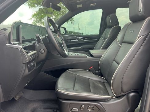 Used 2024 Cadillac Escalade Sport w/ LPO, ONYX Package AWD/4WD image 3
