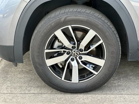 Used 2023 Volkswagen Atlas SE FWD image 24