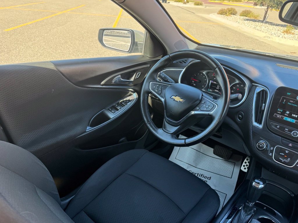 Used 2016 Chevrolet Malibu LT FWD image 15