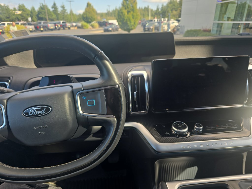 Used 2025 Ford Expedition Max Platinum w/ Stealth Appearance Package AWD/4WD image 12