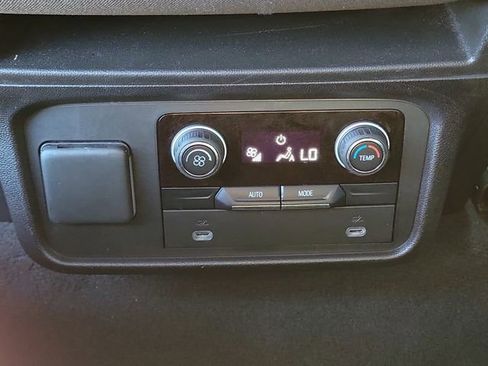 Used 2022 Chevrolet Suburban LS AWD/4WD image 13