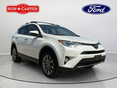 Used 2018 Toyota RAV4 Limited FWD image 1
