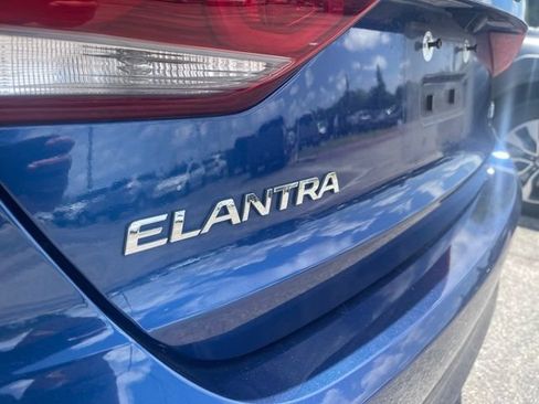 Used 2017 Hyundai Elantra Limited FWD image 9