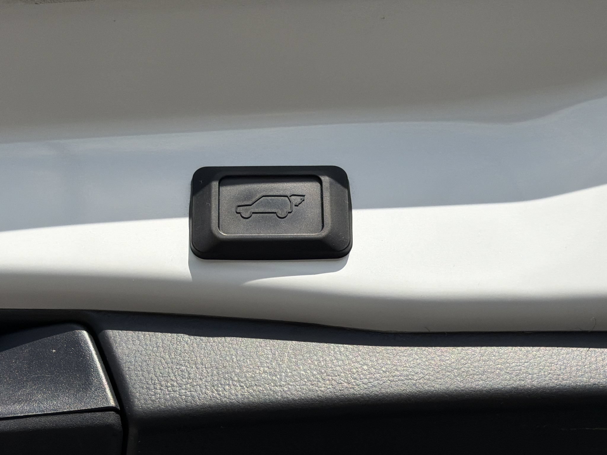 Used 2023 Toyota RAV4 XLE Premium FWD image 19