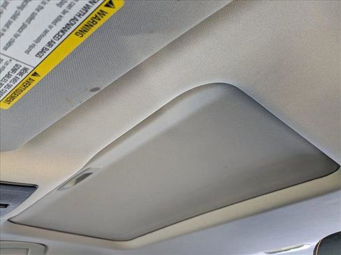 Used 2021 Nissan Altima 2.5 SR w/ SR Premium Package image 16