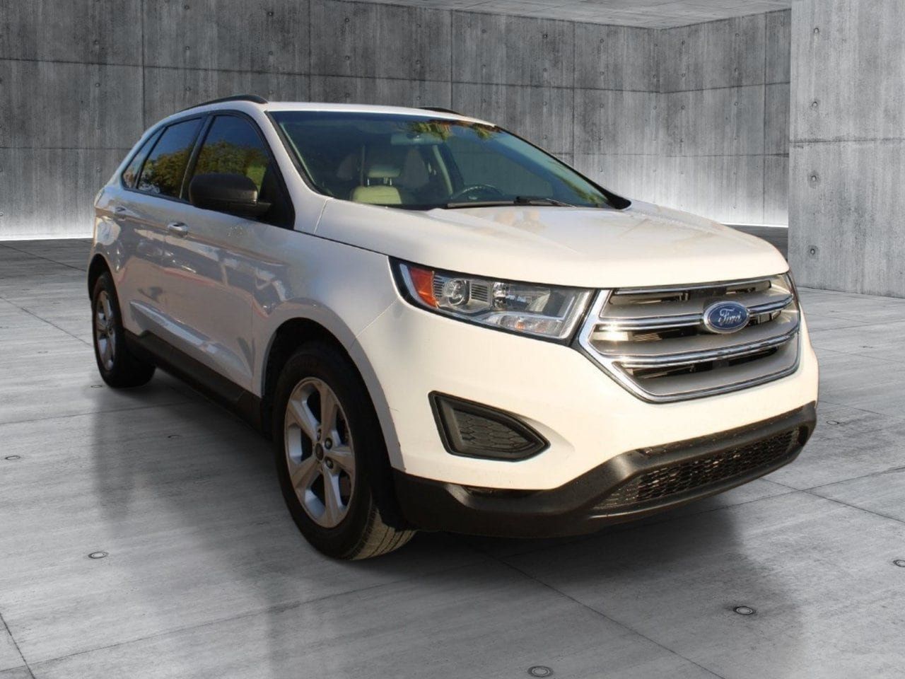Used 2017 Ford Edge SE FWD image 8