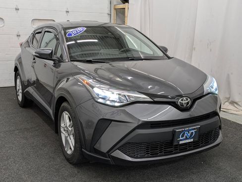 Used 2020 Toyota C-HR LE image 16