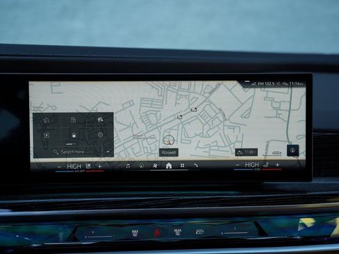 Used 2023 BMW 740i w/ Parking Assistance Package image 32