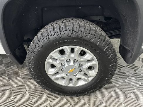 Used 2025 Chevrolet Silverado 2500 LT AWD/4WD image 20