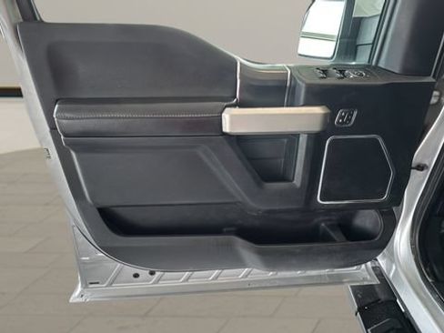 Used 2019 Ford F150 Lariat w/ Equipment Group 502A Luxury AWD/4WD image 7