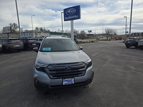 Certified 2025 Subaru Forester Premium AWD/4WD image 3