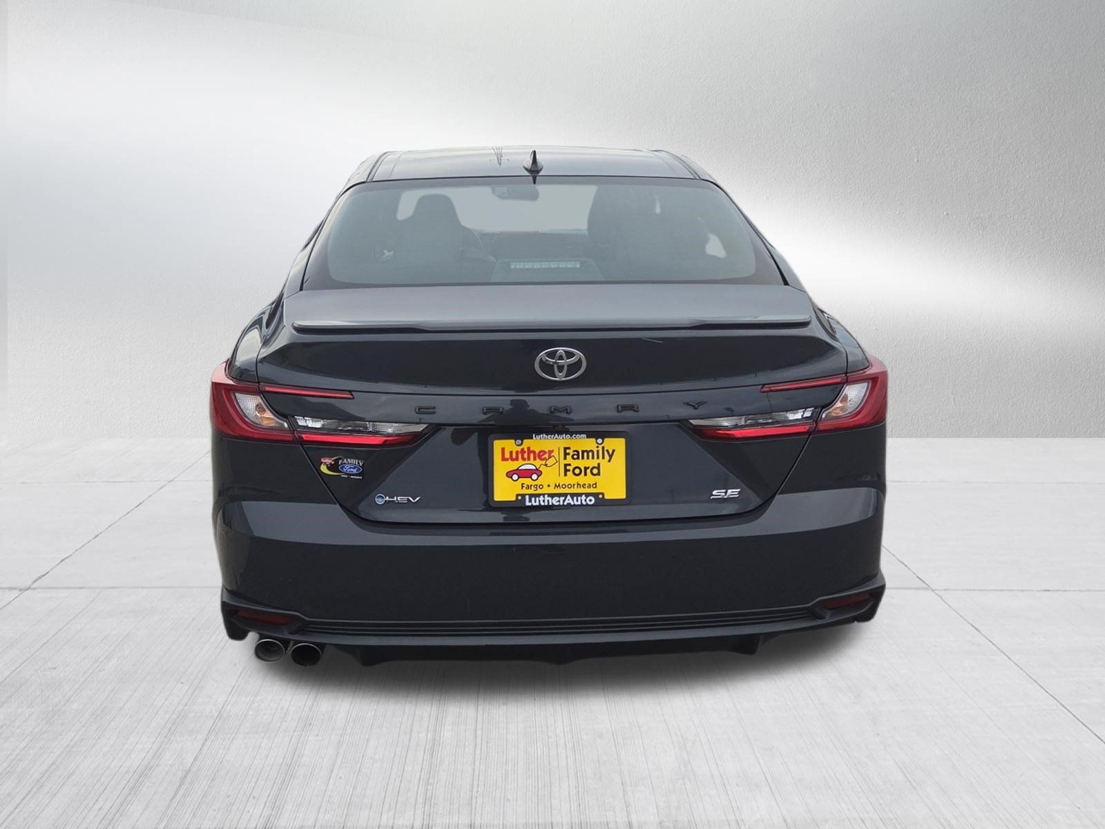 Used 2025 Toyota Camry SE FWD image 6