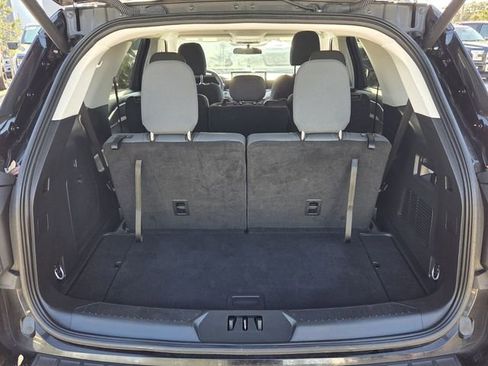 Used 2025 Ford Explorer Active RWD image 17