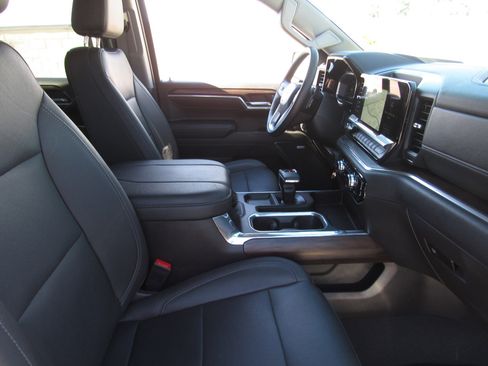 Used 2023 GMC Sierra 1500 SLT w/ SLT Premium Plus Package image 9