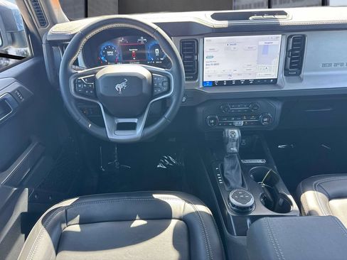 Used 2025 Ford Bronco Outer Banks AWD/4WD image 17