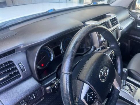 Used 2018 Toyota 4Runner SR5 Premium AWD/4WD image 31