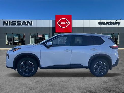 Used 2024 Nissan Rogue SV image 5