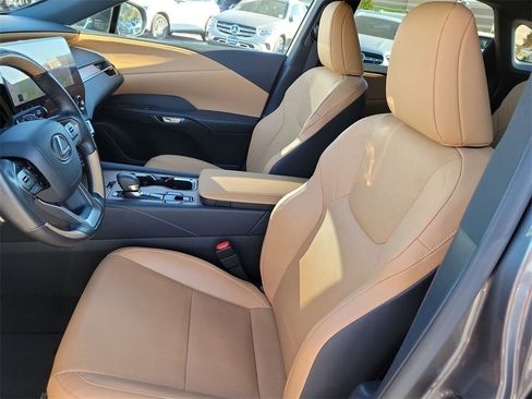 Used 2024 Lexus RX 350 Premium image 16