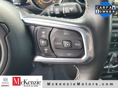 Used 2022 Jeep Wrangler Unlimited Sahara w/ LED Lighting Group AWD/4WD image 12
