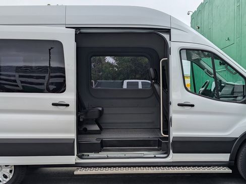 Used 2023 Ford E-Transit 148 High Roof Extended image 11