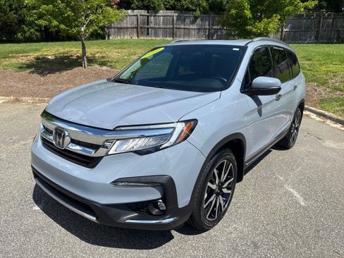 Certified 2022 Honda Pilot Touring image 3