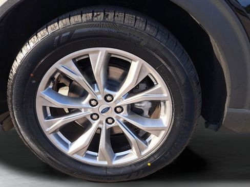 Used 2022 Ford Explorer Limited w/ Equipment Group 301A AWD/4WD image 24