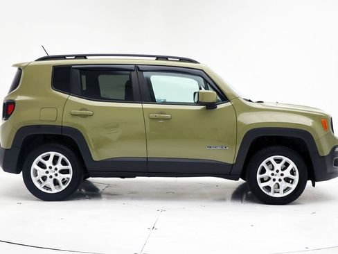 Used 2015 Jeep Renegade Latitude w/ Popular Equipment Group image 3