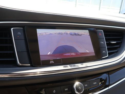 Used 2024 Buick Enclave Essence image 26