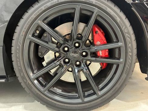 Used 2020 Ford Mustang Shelby GT500 w/ Technology Package RWD image 14