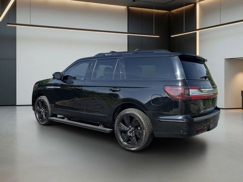 Used 2019 Lincoln Navigator Reserve AWD/4WD image 2